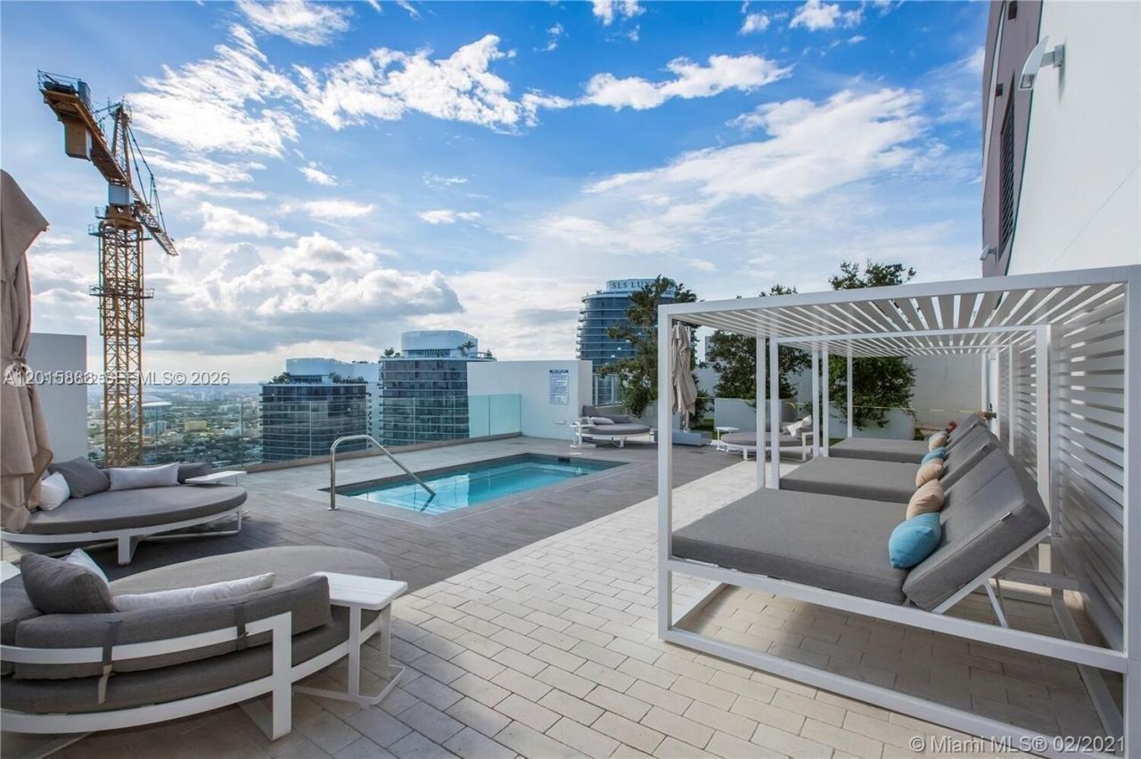 1010 Brickell Ave , Unit 4208, Miami, FL 33131 Photo