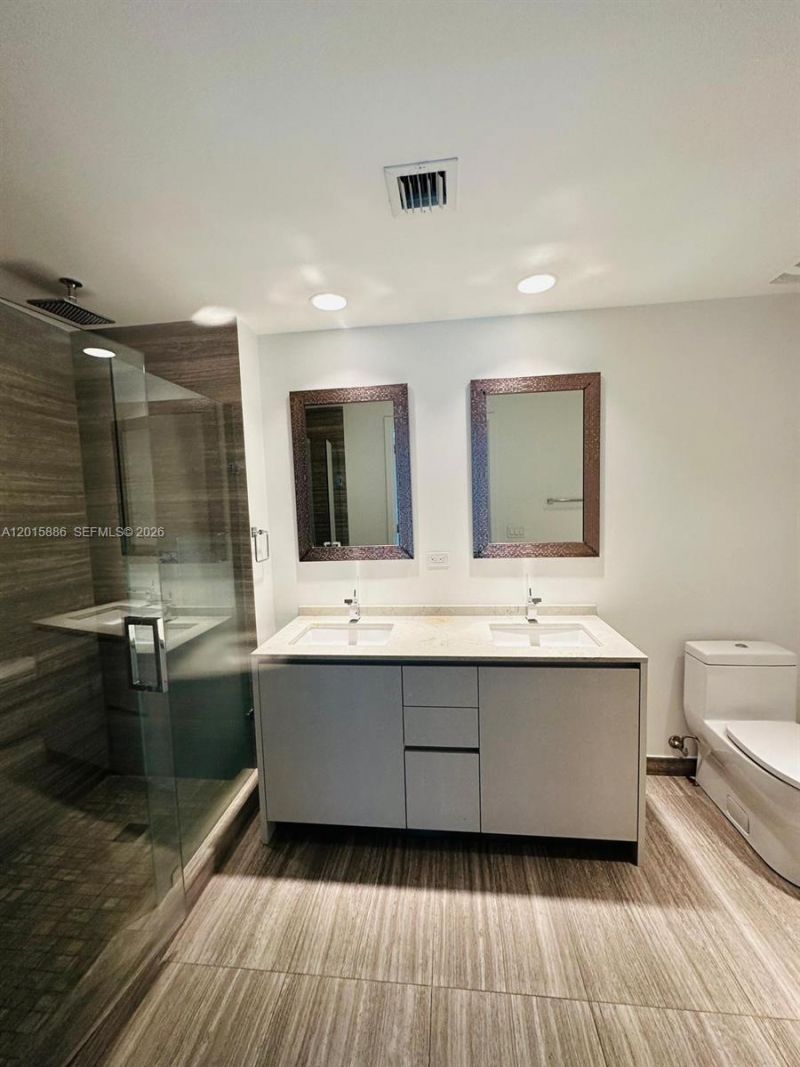 1010 Brickell Ave , Unit 4208, Miami, FL 33131 Photo