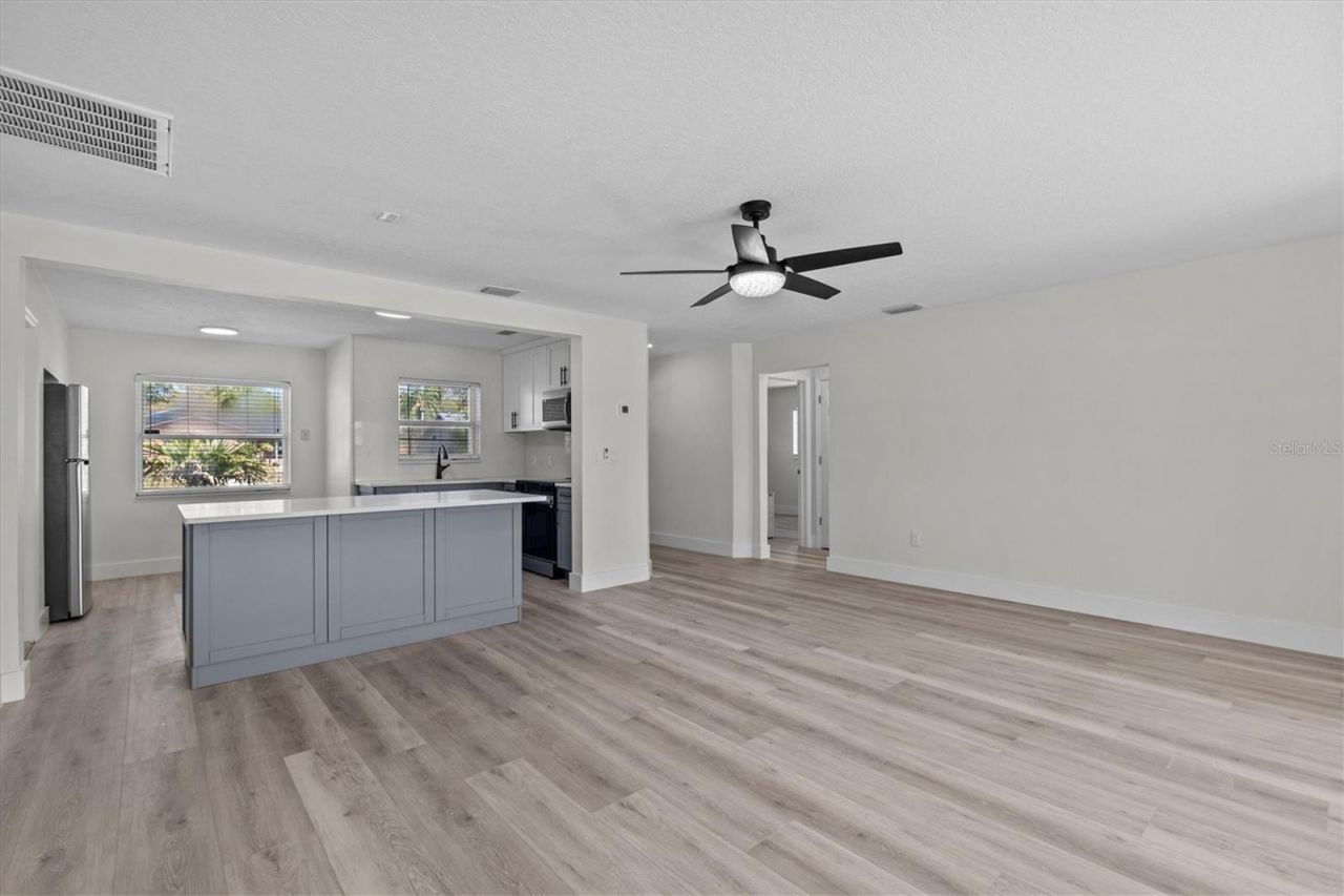310 Westwinds Drive, Palm Harbor, FL 34683 Photo