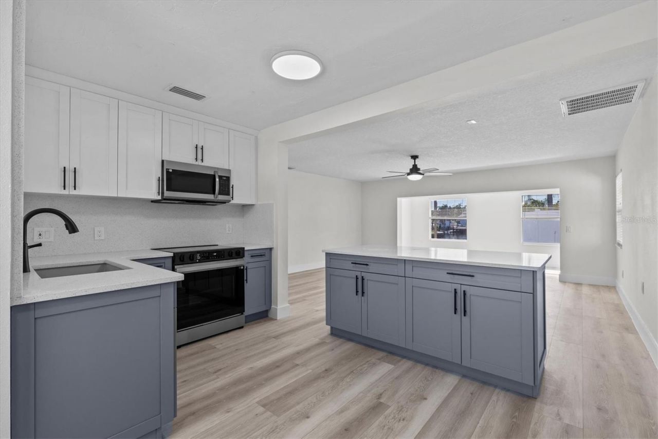 310 Westwinds Drive, Palm Harbor, FL 34683 Photo