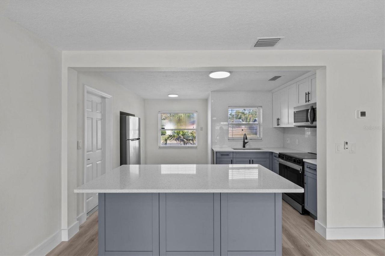 310 Westwinds Drive, Palm Harbor, FL 34683 Photo