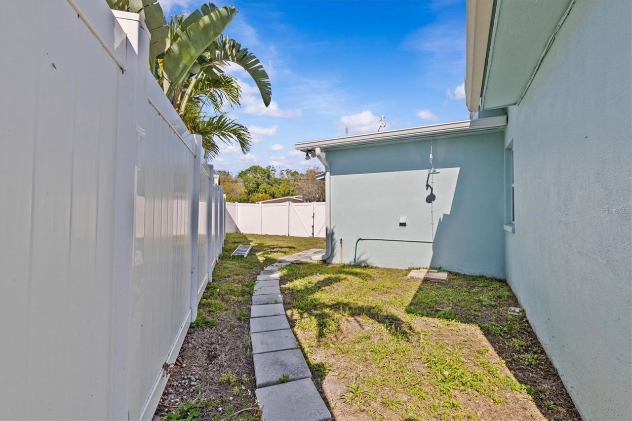 310 Westwinds Drive, Palm Harbor, FL 34683 Photo