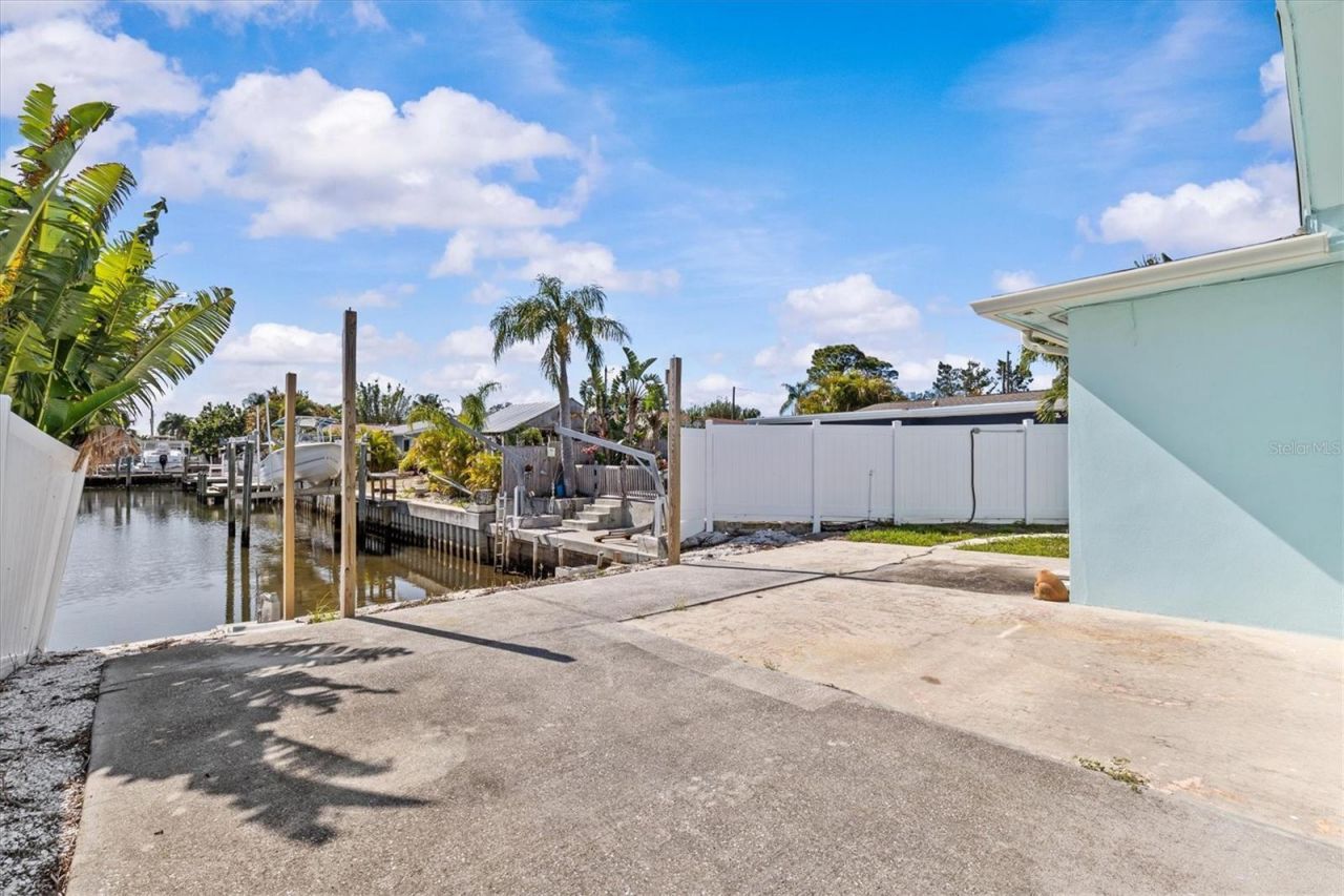 310 Westwinds Drive, Palm Harbor, FL 34683 Photo