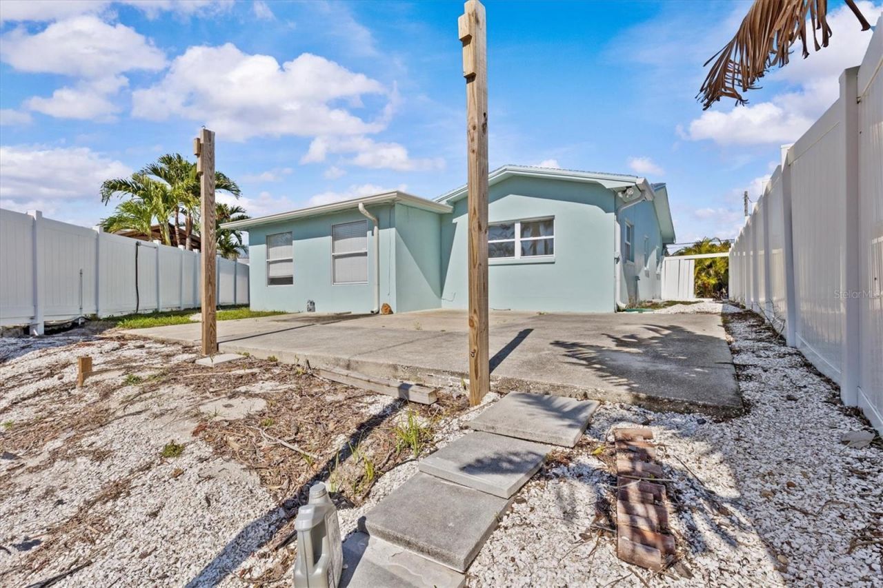 310 Westwinds Drive, Palm Harbor, FL 34683 Photo