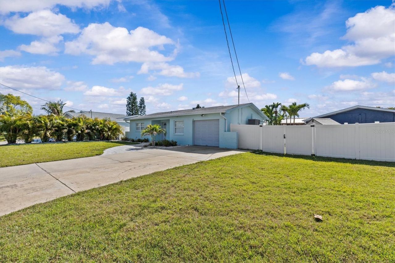 310 Westwinds Drive, Palm Harbor, FL 34683 Photo