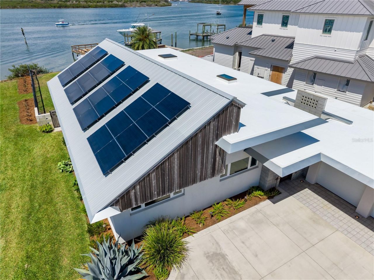 1800 N Indian River Road, New Smyrna Beach, FL 32169 Photo