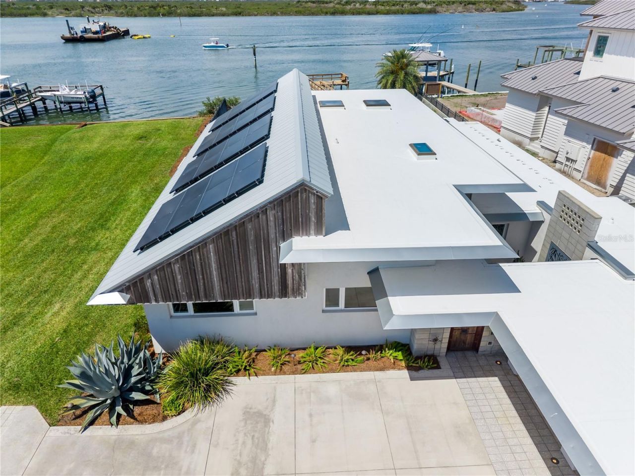 1800 N Indian River Road, New Smyrna Beach, FL 32169 Photo