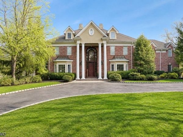 50 Sequoia Dr, Watchung, NJ 07069