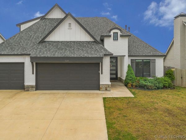 528 E 126th Street S, Jenks, OK 74037