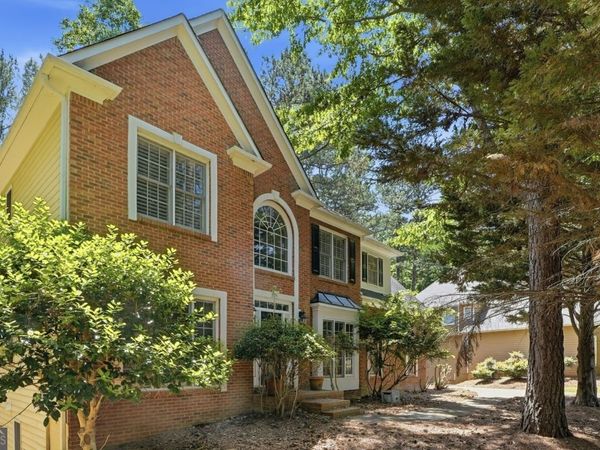 514 Lovinggood Court, Woodstock, GA 30189