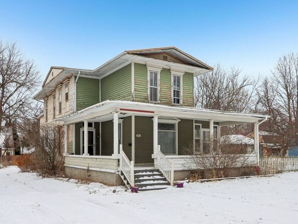 711 E Walworth Ave, Delavan, WI 53115
