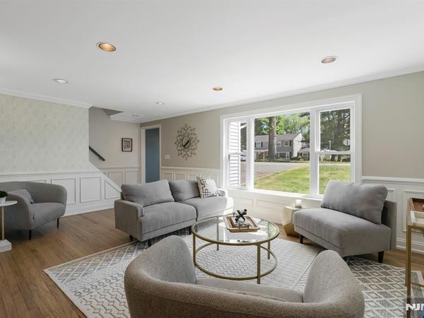20 W Saddle River Road, WALDWICK, NJ 07463