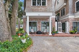 1612 W Paris Avenue photo 4