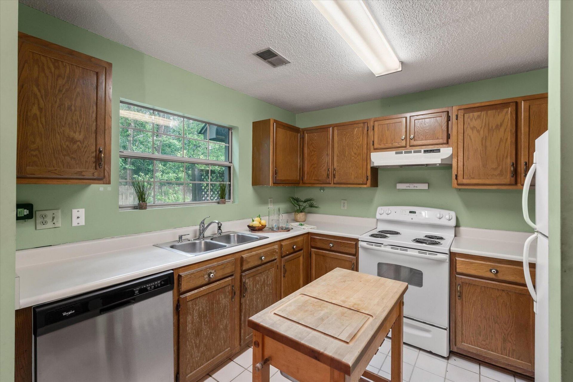 1263 Llewellyn Road Photo 12