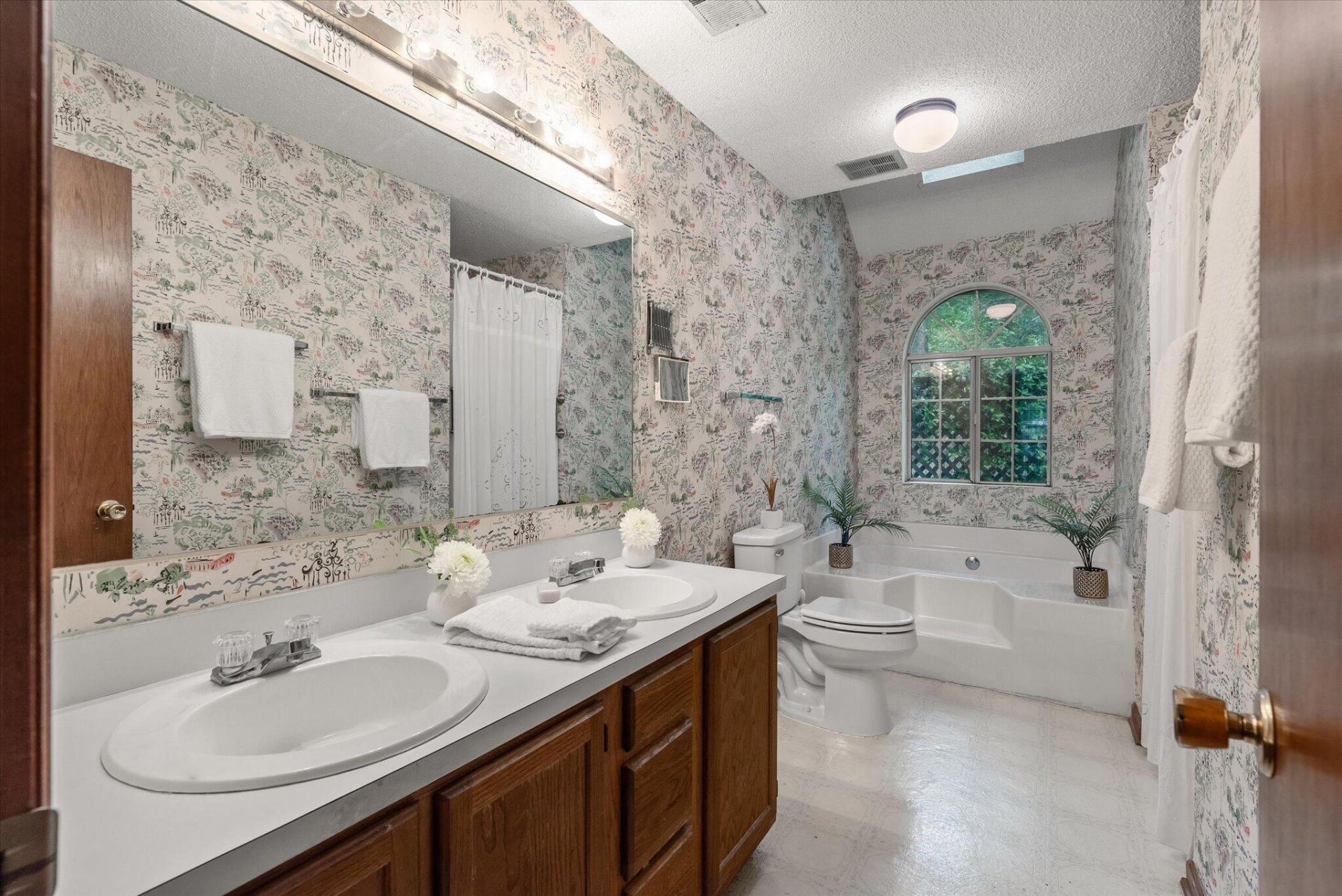 1263 Llewellyn Road Photo 18