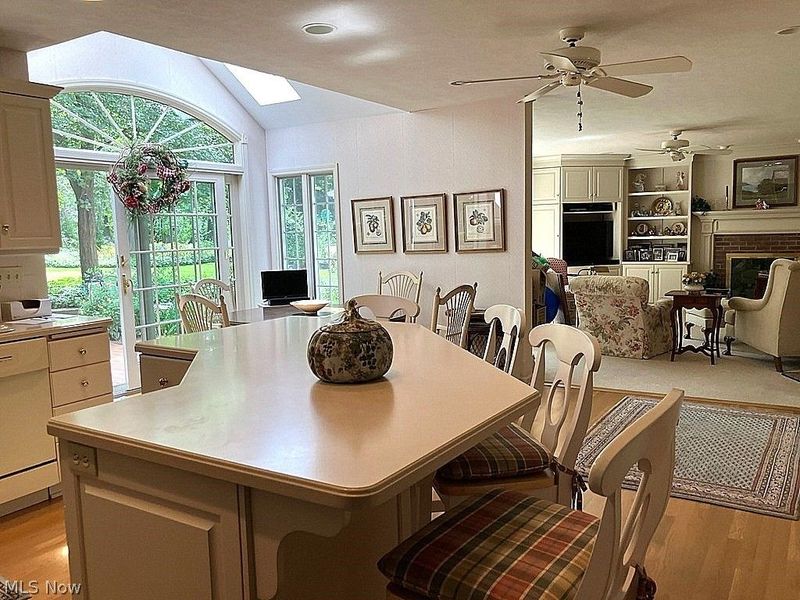 6958 Chapel Hill Drive, Brecksville, OH 44141 Photo 8