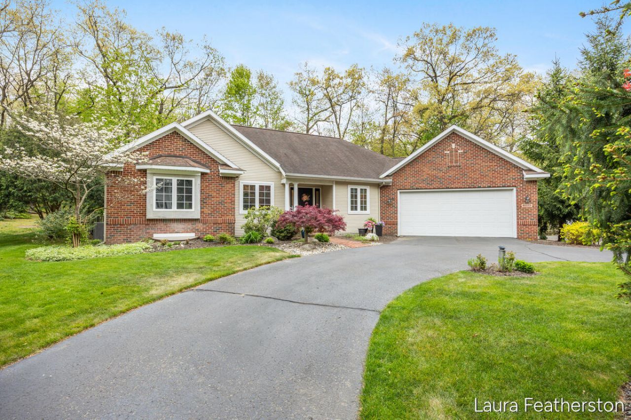 2084 Timberview Drive Ne, Grand Rapids, MI 49525 Main Photo