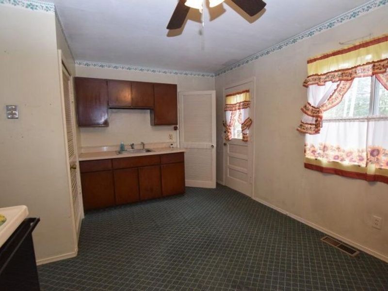 545 W Light Street , Urbana, OH 43078 Photo 6