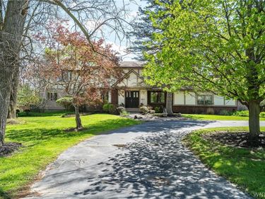 5241 Willowbrook Drive, Clarence, NY 14031