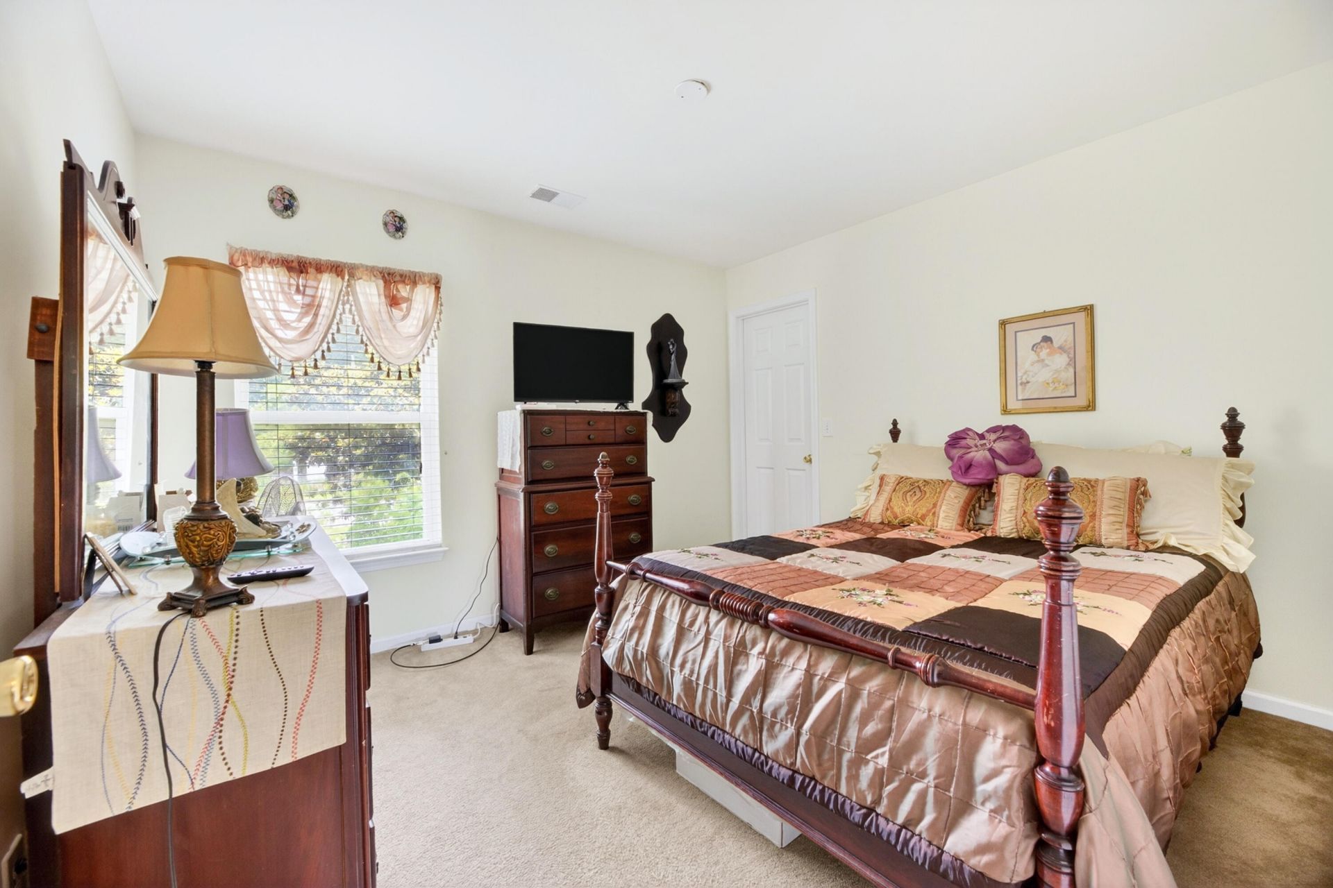 139 Graduate Lane Photo 32