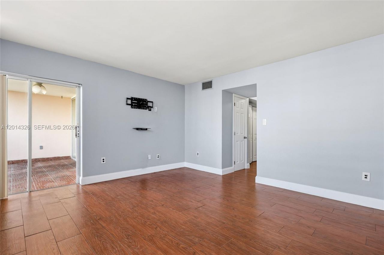 1770 NE 191st St , Unit 411-1, Miami, FL 33179 Photo
