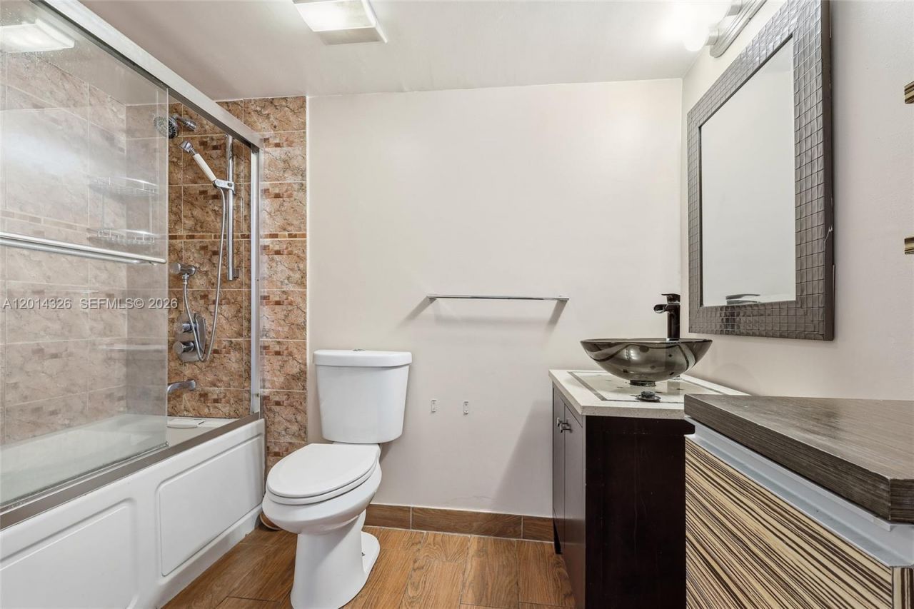 1770 NE 191st St , Unit 411-1, Miami, FL 33179 Photo