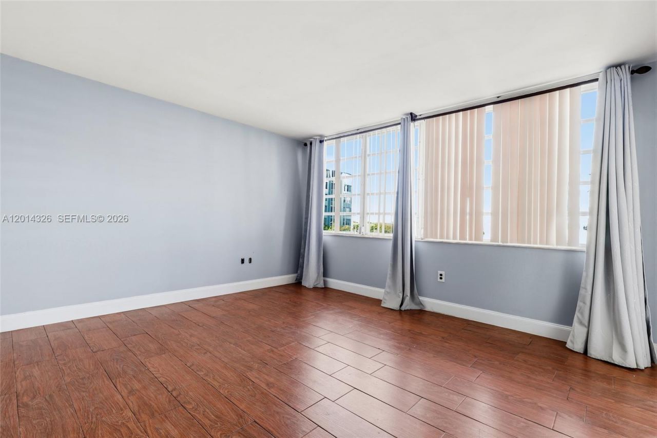 1770 NE 191st St , Unit 411-1, Miami, FL 33179 Photo