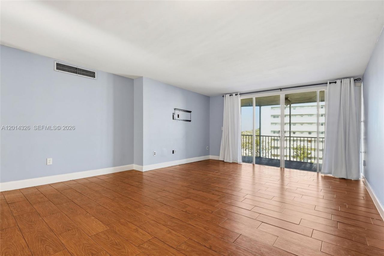 1770 NE 191st St , Unit 411-1, Miami, FL 33179 Photo