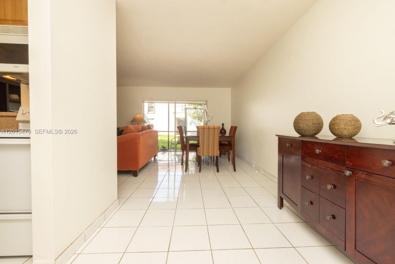 10385 N Kendall Dr , Unit P1, Miami, FL 33176 Photo