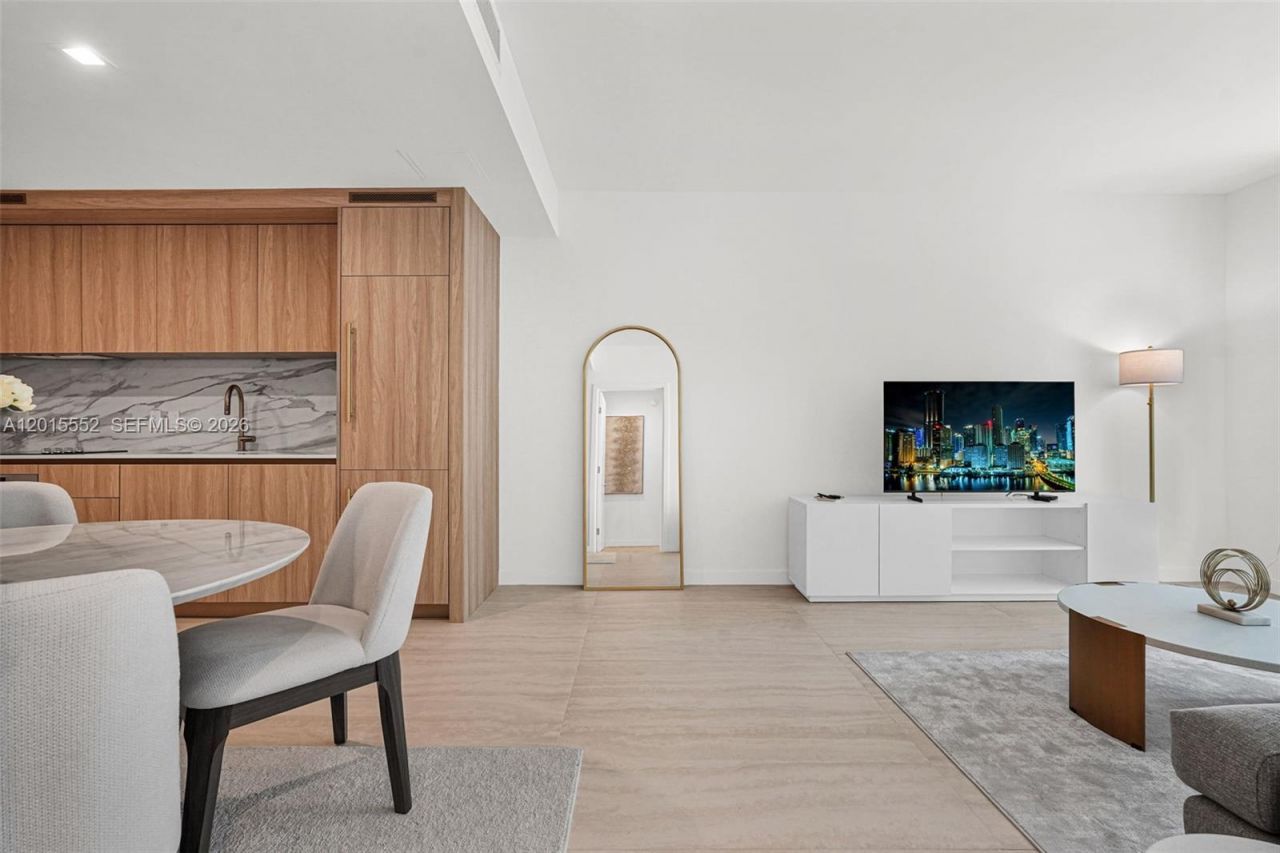77 SE 5th St, Unit 1511, Miami, FL 33131 Photo