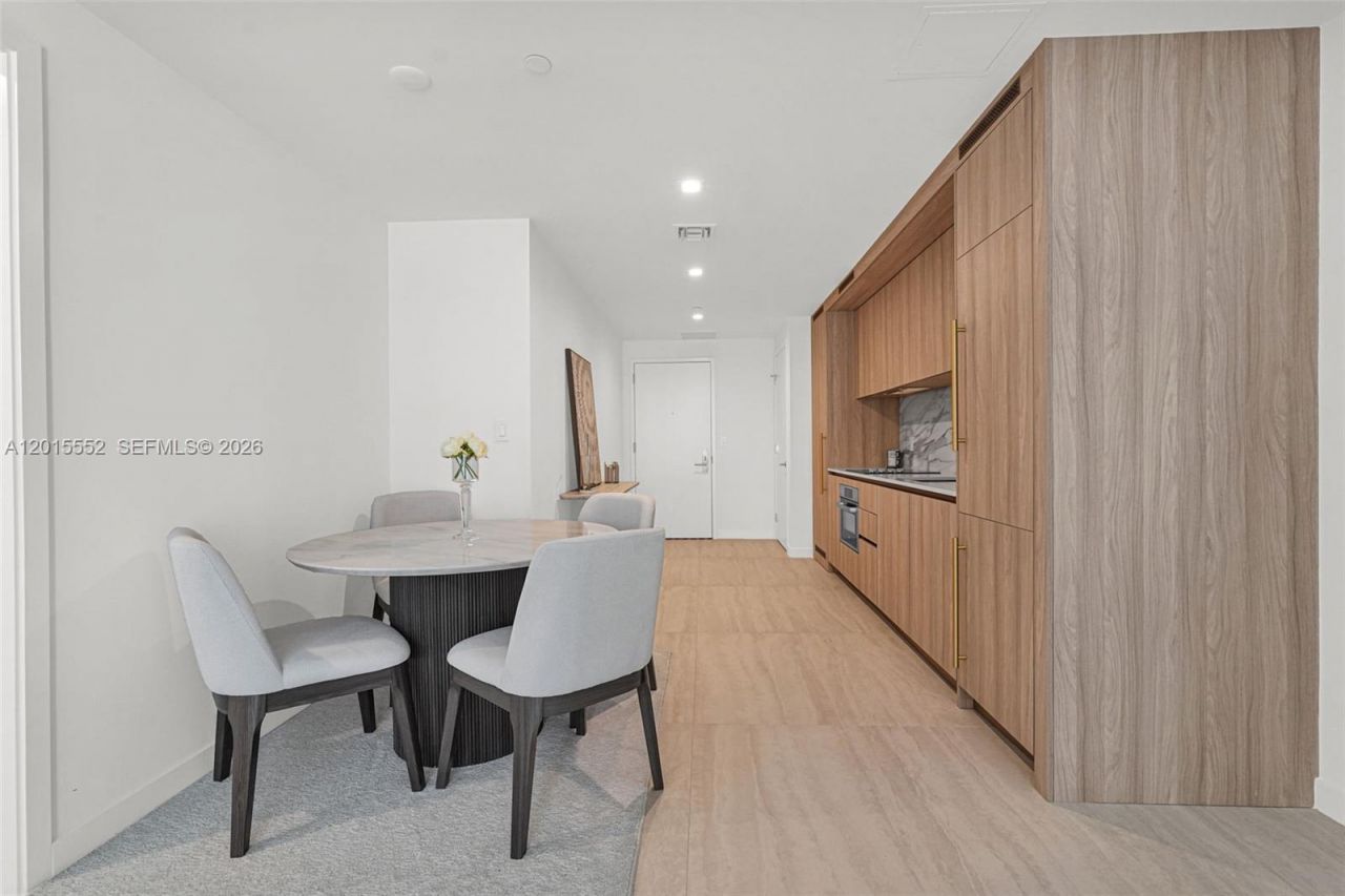 77 SE 5th St, Unit 1511, Miami, FL 33131 Photo