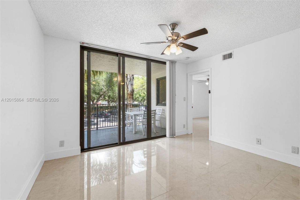10131 W Sunrise Blvd , Unit 204, Plantation, FL 33322 Photo