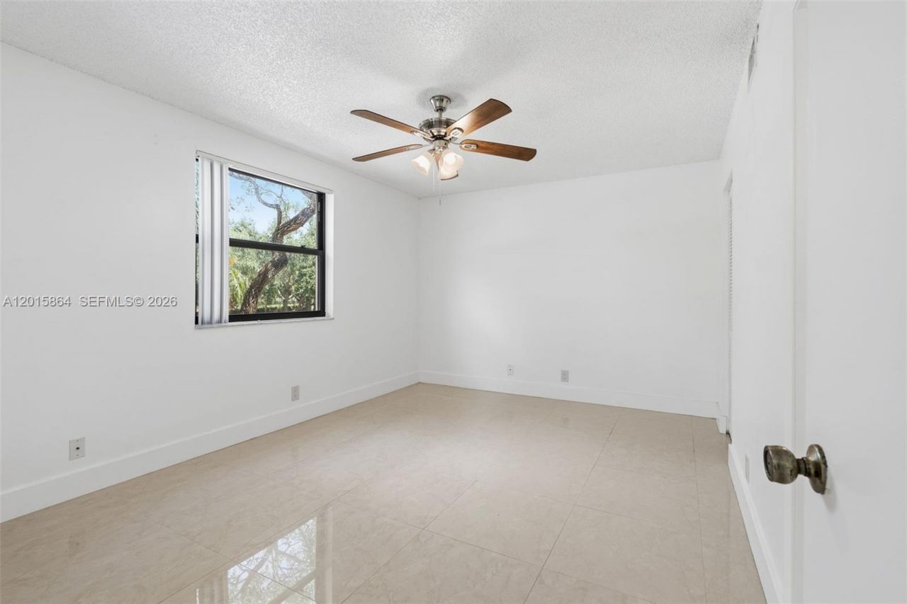 10131 W Sunrise Blvd , Unit 204, Plantation, FL 33322 Photo