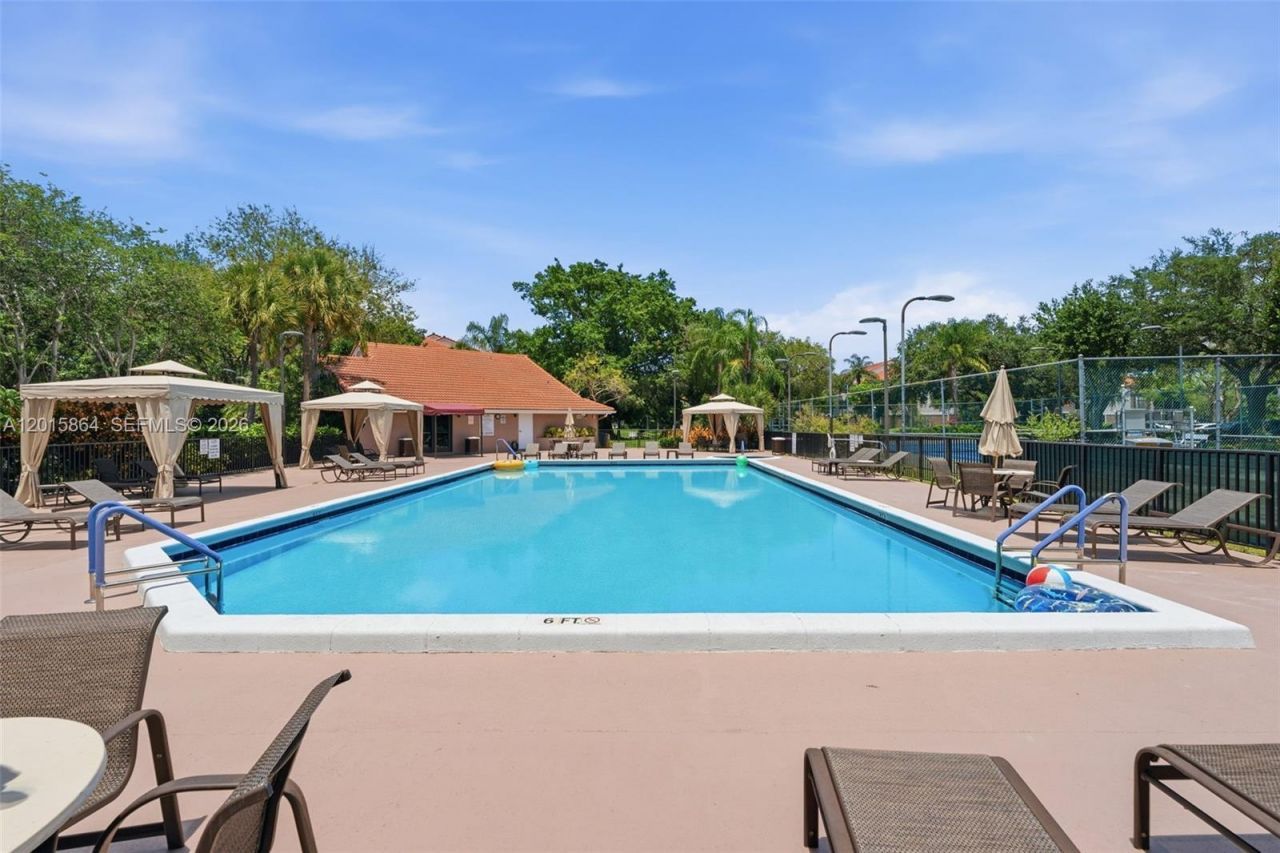 10131 W Sunrise Blvd , Unit 204, Plantation, FL 33322 Photo