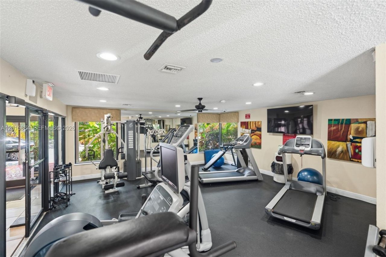 10131 W Sunrise Blvd , Unit 204, Plantation, FL 33322 Photo