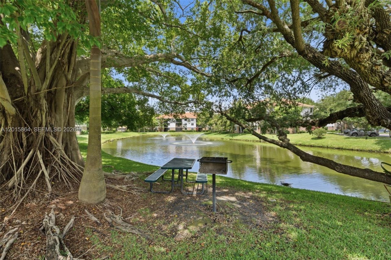 10131 W Sunrise Blvd , Unit 204, Plantation, FL 33322 Photo