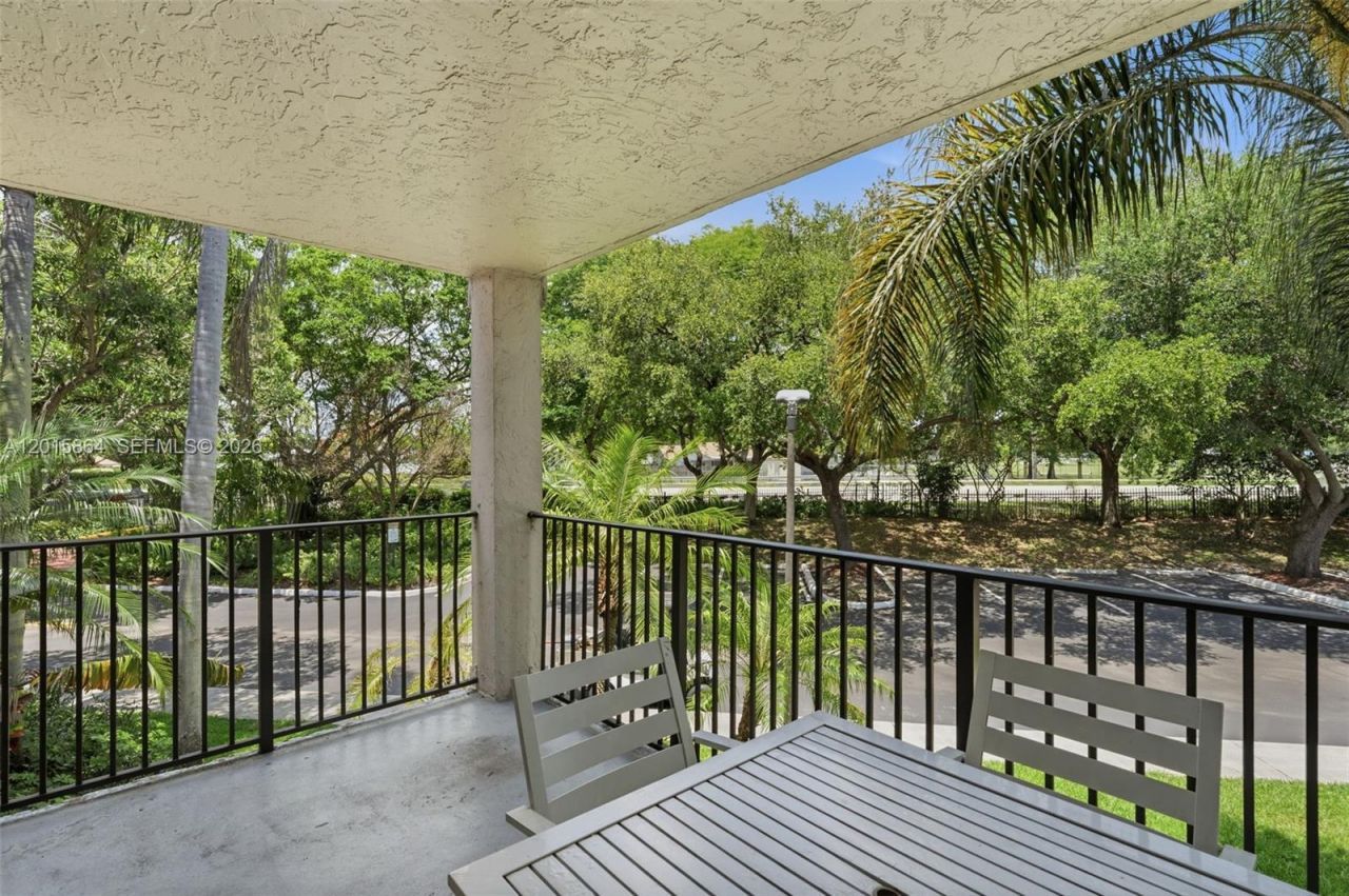 10131 W Sunrise Blvd , Unit 204, Plantation, FL 33322 Photo