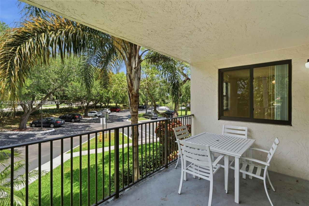 10131 W Sunrise Blvd , Unit 204, Plantation, FL 33322 Photo