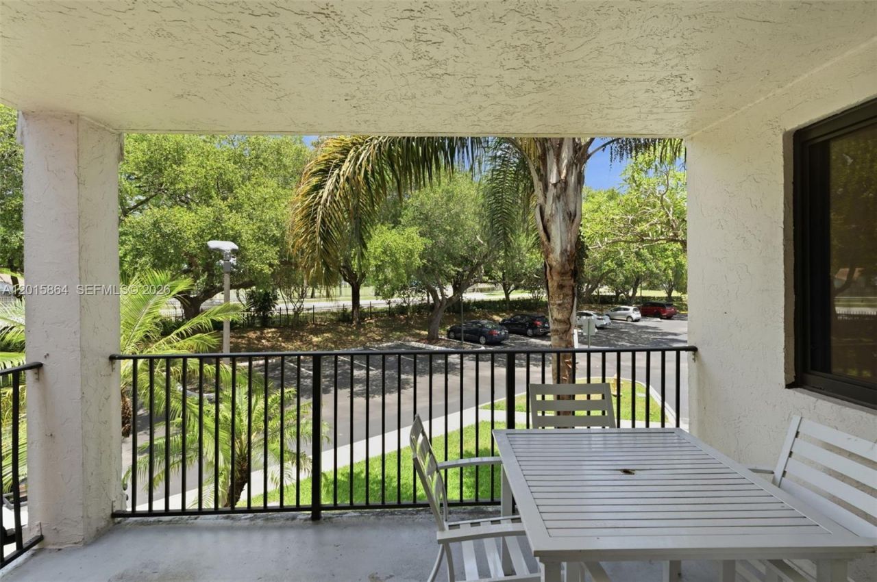 10131 W Sunrise Blvd , Unit 204, Plantation, FL 33322 Photo
