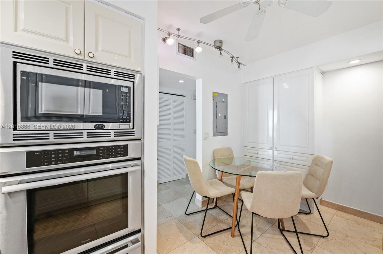 8925 Collins Ave , Unit 9J, Surfside, FL 33154 Photo