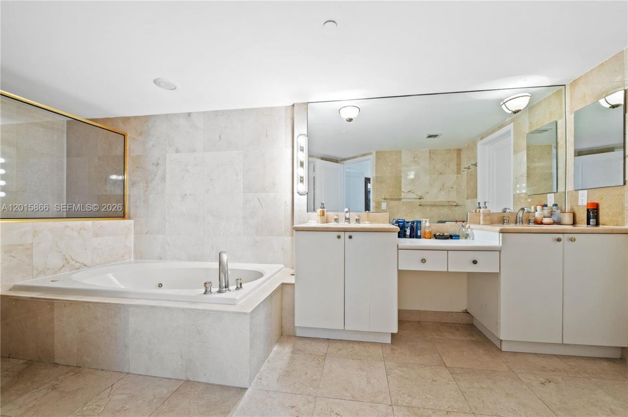 8925 Collins Ave , Unit 9J, Surfside, FL 33154 Photo
