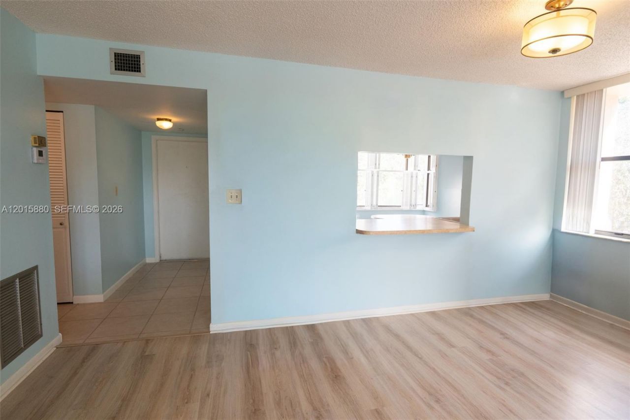 6800 Cypress Rd, Unit 415, Plantation, FL 33317 Photo