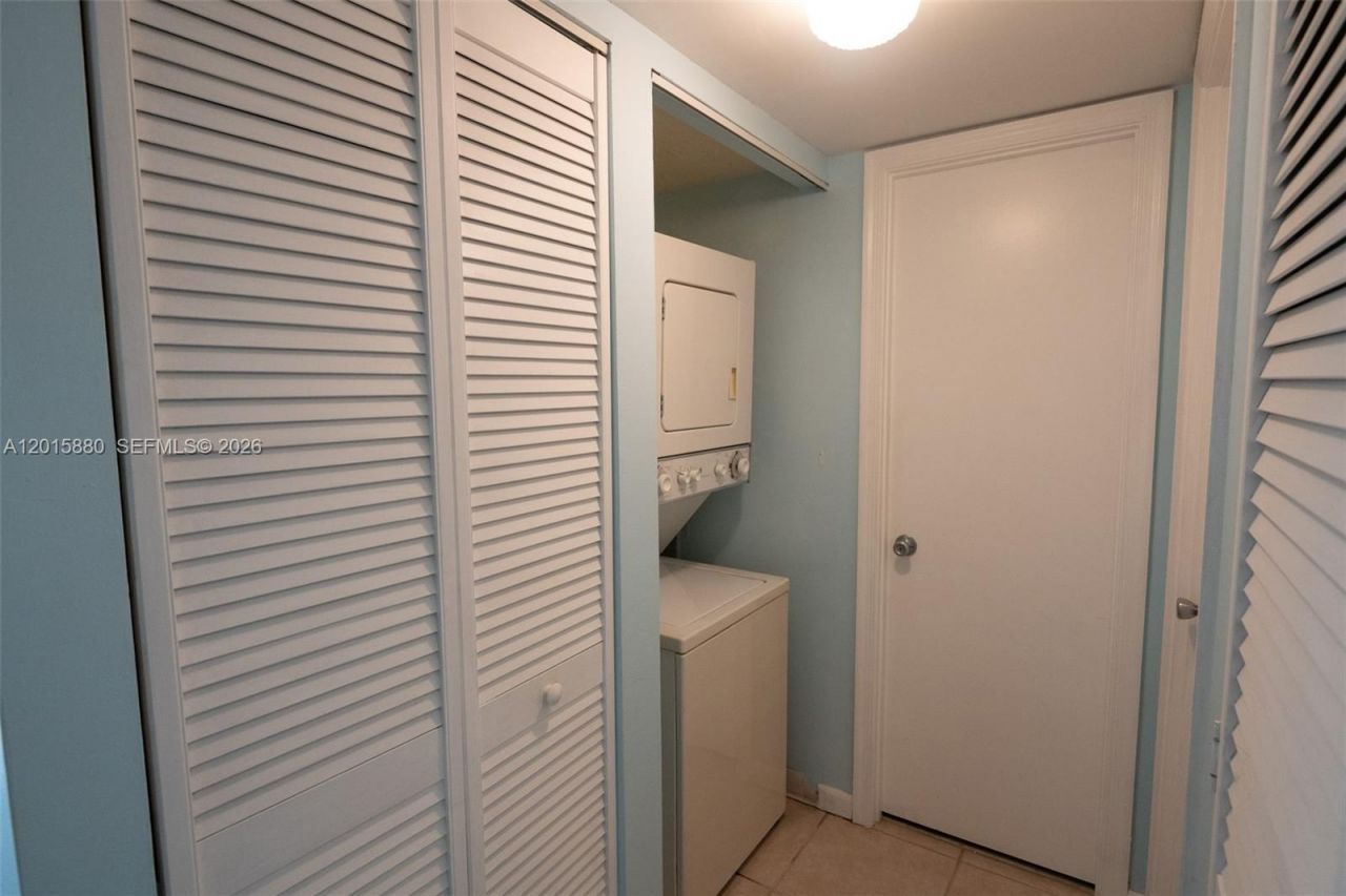 6800 Cypress Rd, Unit 415, Plantation, FL 33317 Photo