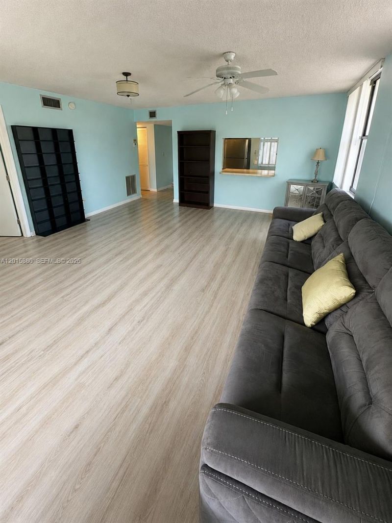 6800 Cypress Rd, Unit 415, Plantation, FL 33317 Photo