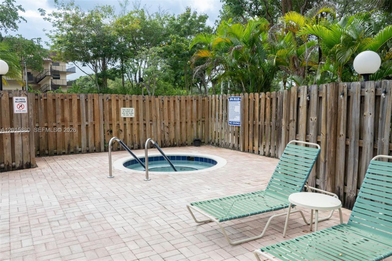 6800 Cypress Rd, Unit 415, Plantation, FL 33317 Photo