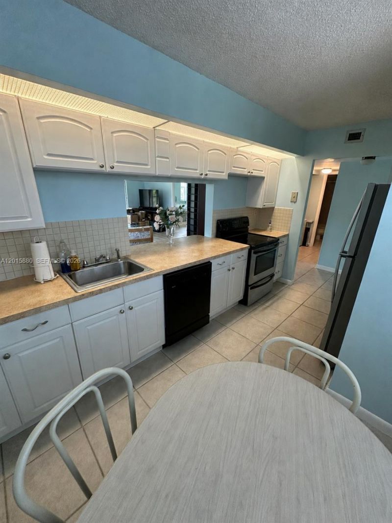 6800 Cypress Rd, Unit 415, Plantation, FL 33317 Photo