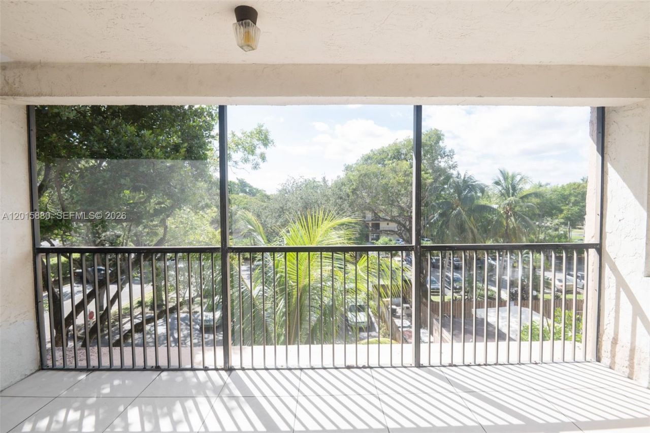 6800 Cypress Rd, Unit 415, Plantation, FL 33317 Photo