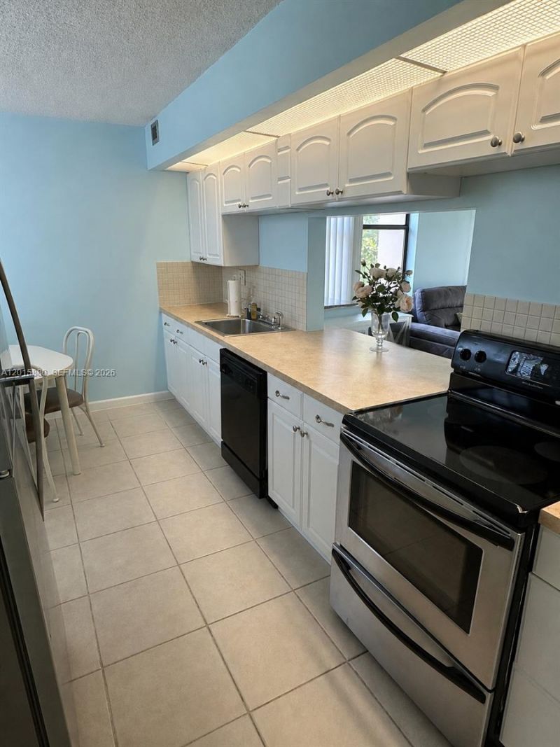 6800 Cypress Rd, Unit 415, Plantation, FL 33317 Photo