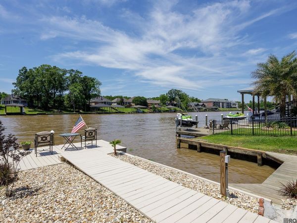 12373 Home Port Dr, Maurepas, LA 70449