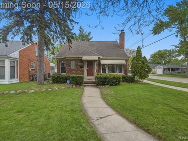 23200 Forest Street, Oak Park, MI 48237